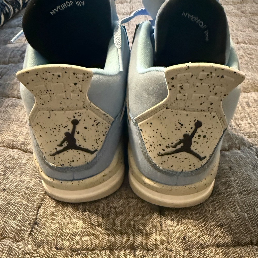 Jordan Men's Blue Sneakers